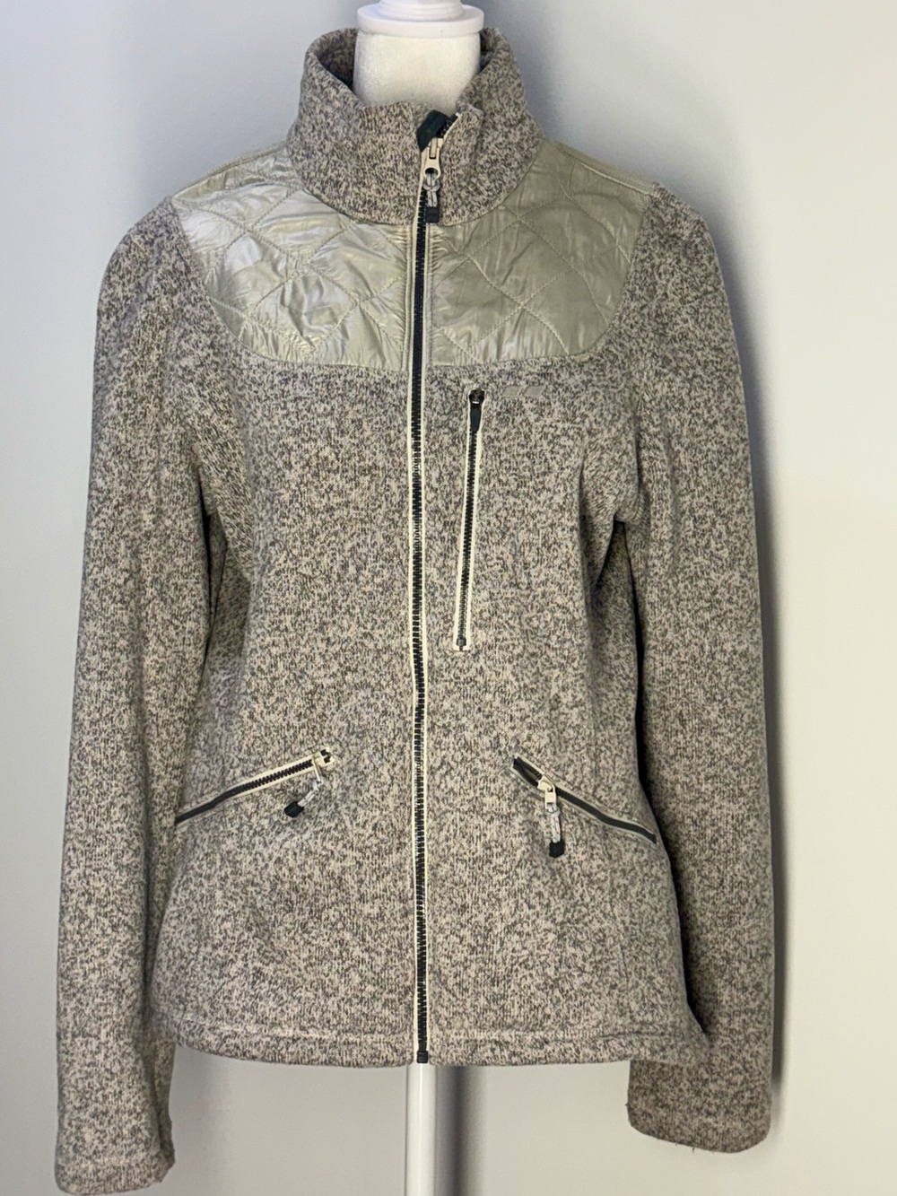 Women's Quilted Yoke Zip Utility Jacket in Heathered Light Gray